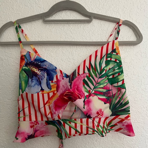 Tropical top and shorts set - Picture 3 of 4